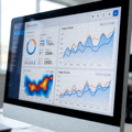 屏幕上展示体育比赛数据分析图表